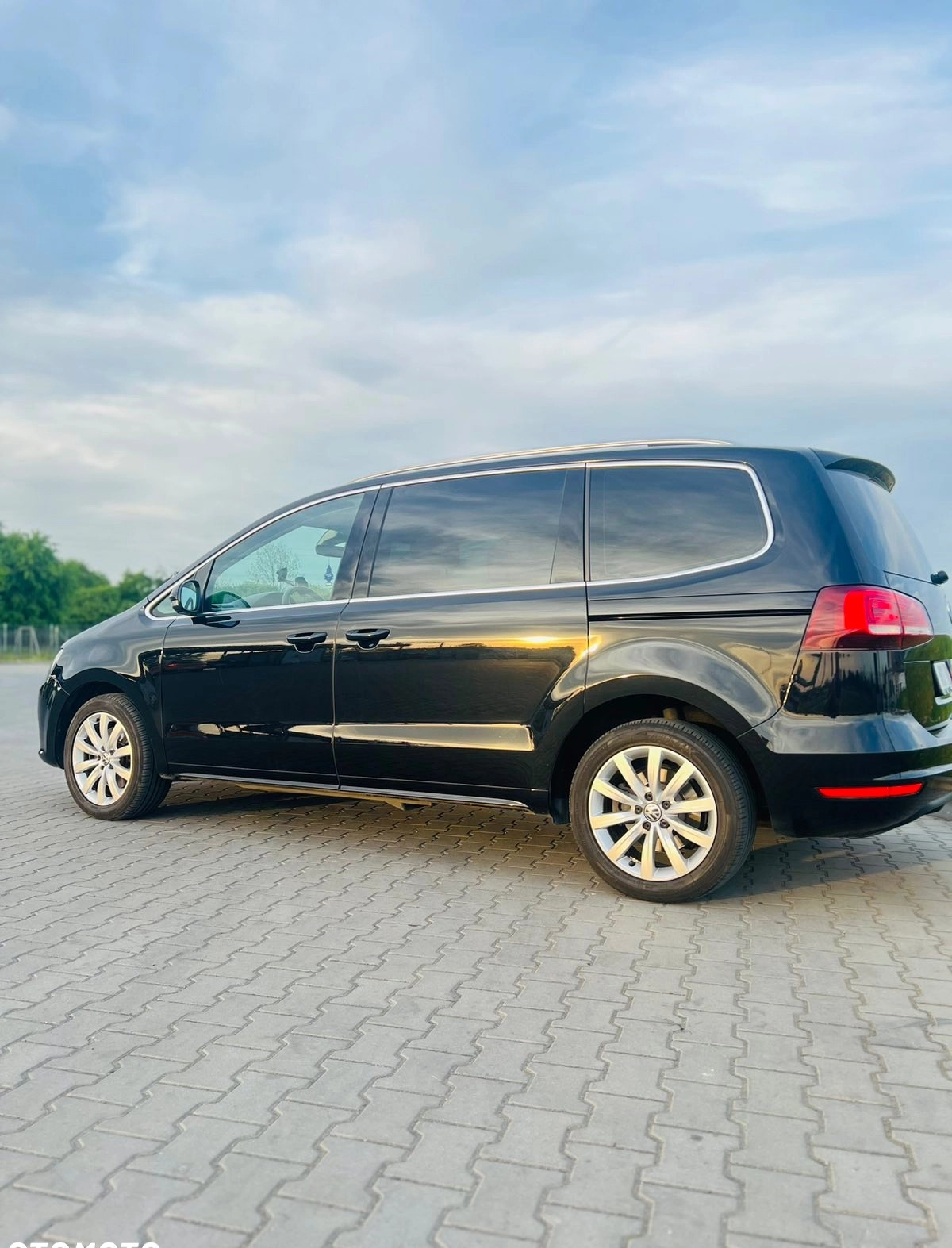 Volkswagen Sharan cena 85000 przebieg: 180000, rok produkcji 2019 z Wrocław małe 301